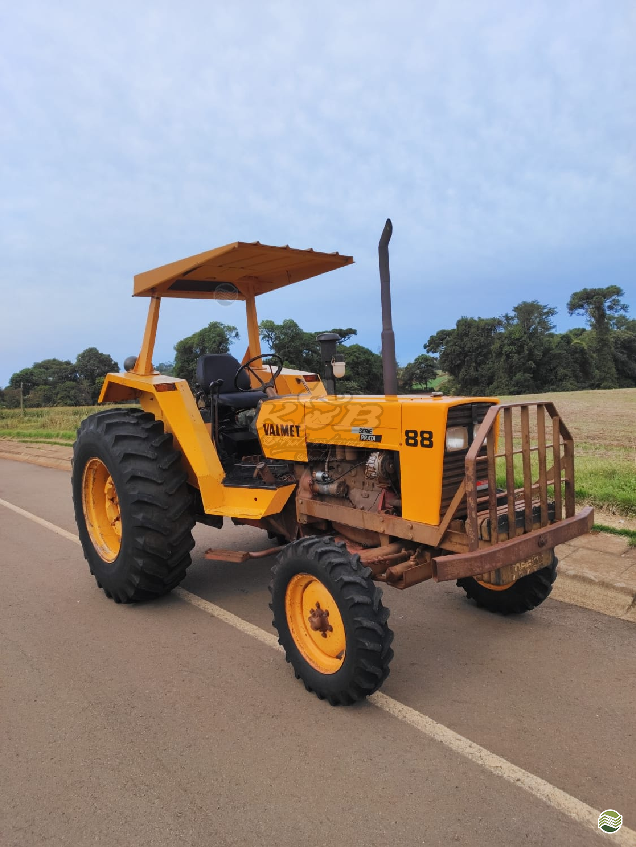 TRATOR VALMET VALMET 88 Tração 4x2 K & B Automóveis e Tratores CASCA RIO GRANDE DO SUL RS